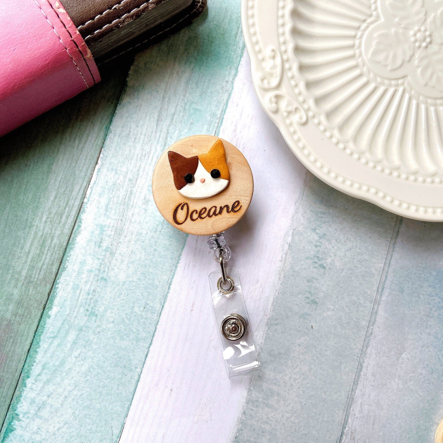 Handmade Personalized 3D Cat Head Wooden Name Badge Reel - Golden Cat