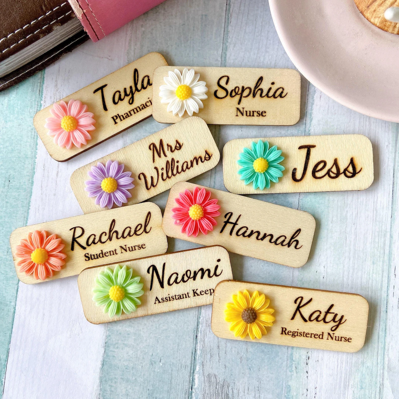 Personalized Flower Name Tag – 3D Wooden Daisy or Chrysanthemum, Magnetic or Pin Badge for Nurses, Teachers, Doctors